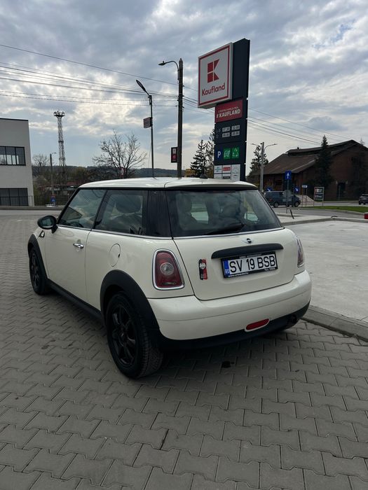 Mașină-Mini cooper