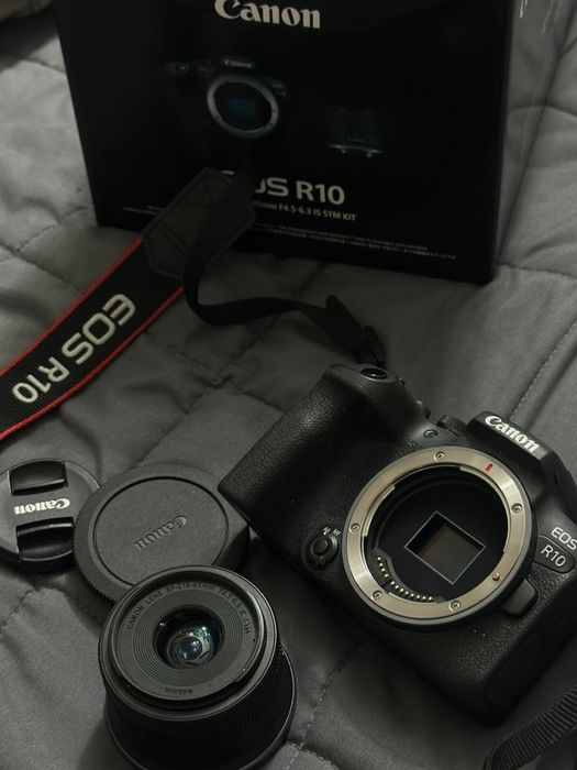 Камера Canon eos r10