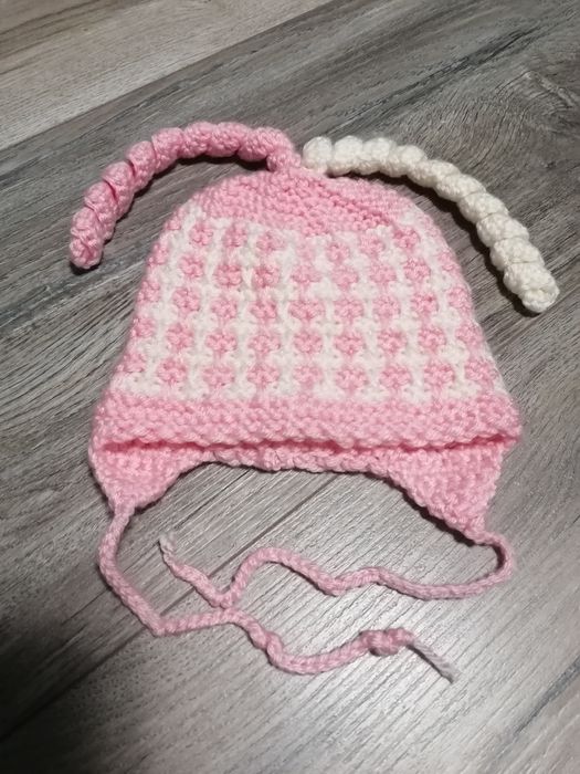 Детски ръчно плетени шапки Миньон, Бухалче, Куче, с помпон, с цвете