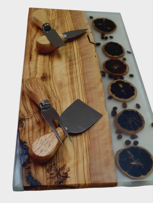 Дъска от епоксидна смола и дърво