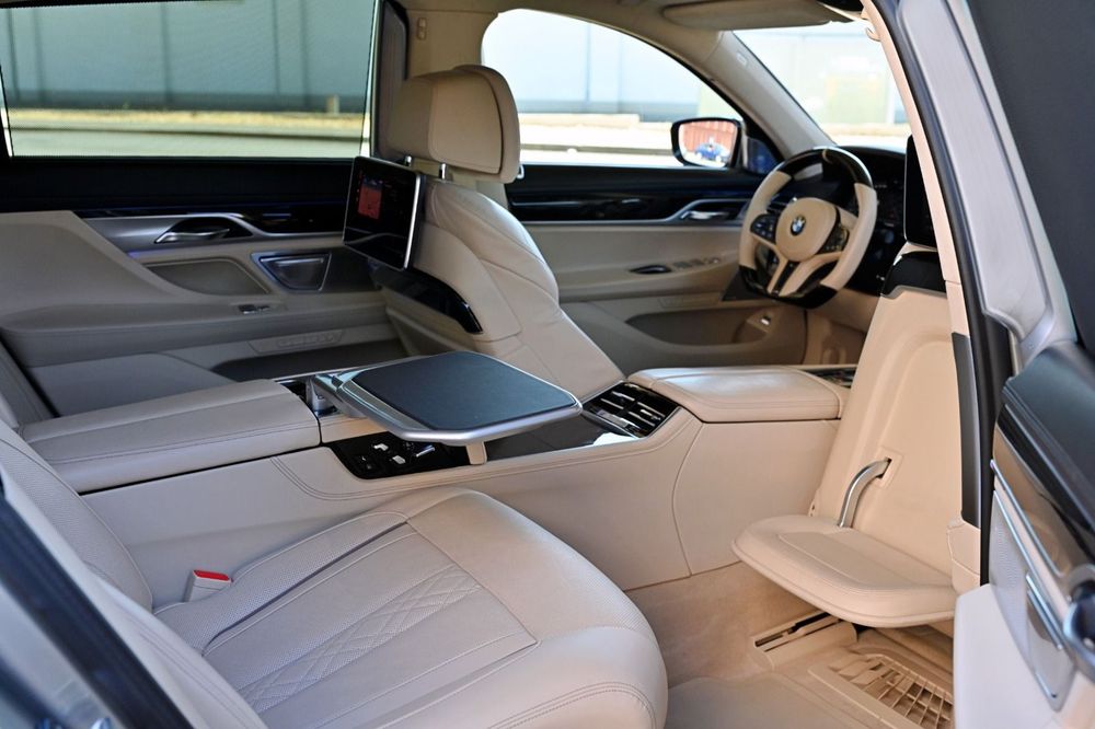 BMW 740Ld xDrive M Pachet 2020 • Executive Lounge • 4 locuri • Full Options