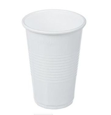 Одноразовые пластиковые стаканы
