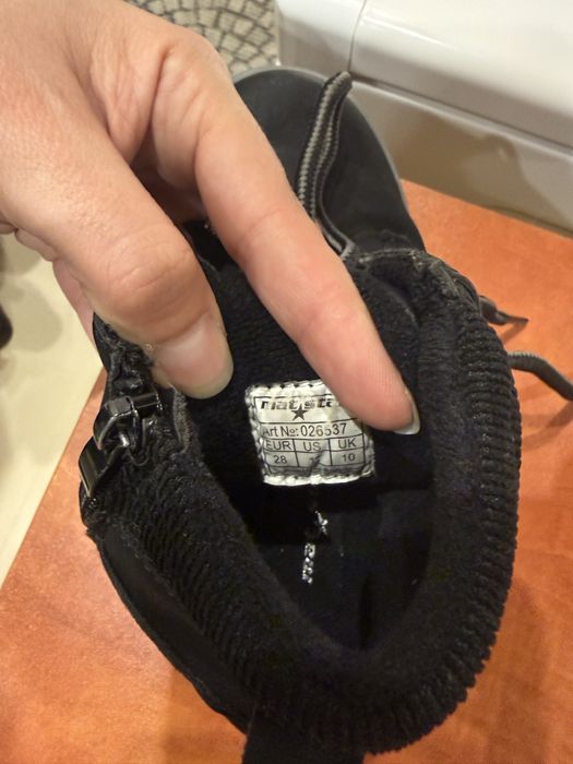 Оригинални детски маратонки и зимни боти.