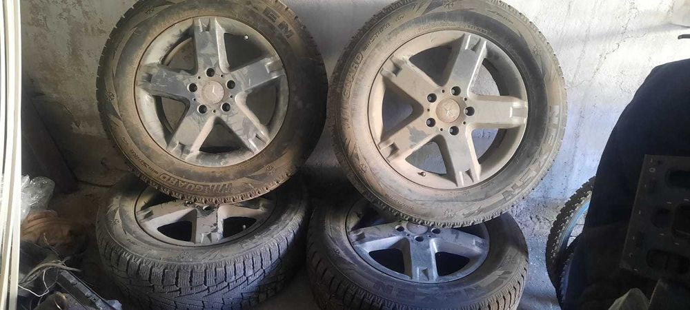 зимние шипованные 265\60\18