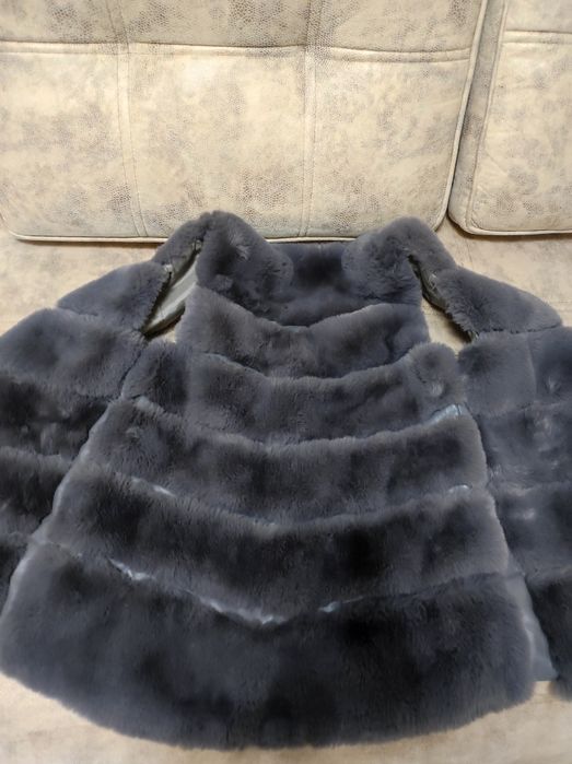 Продам меховую жилетку