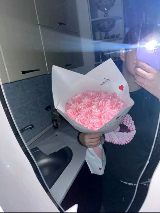 розы из атласных лент