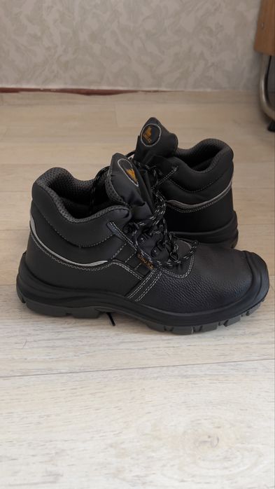 Ботинки рабочие с металлическим носком