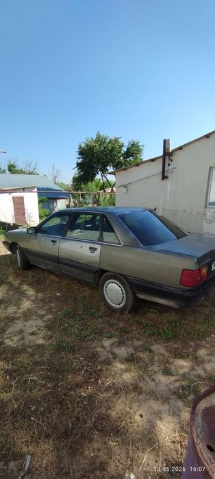Ауди 100 сатылады