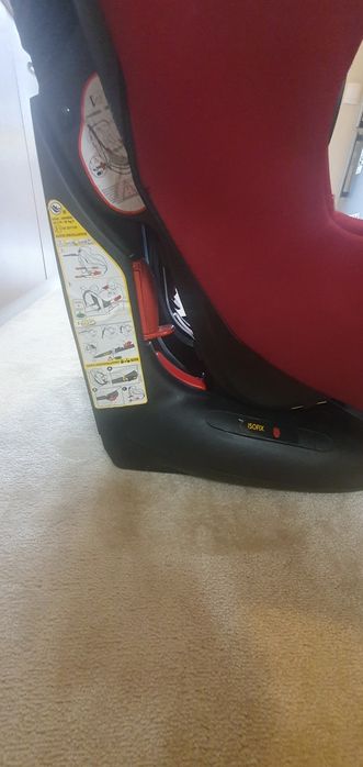 Scaun auto ISOFIX Bebe Confort ISEOS Raspberry Red, 9-18 kg, Rosu