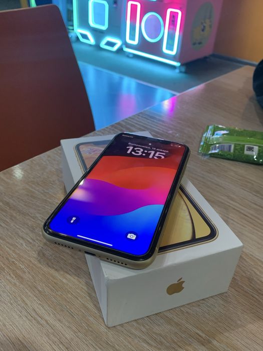 Продаю айфон хр идиал