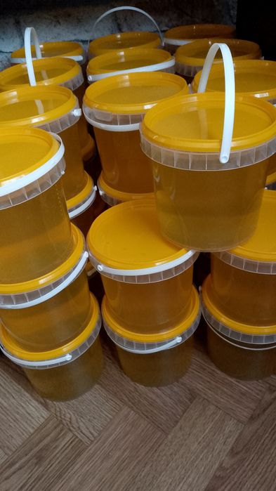 Мед с доставкой.3500 т.один литр