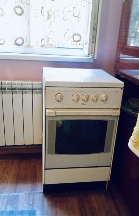 Продаю газовую плиту