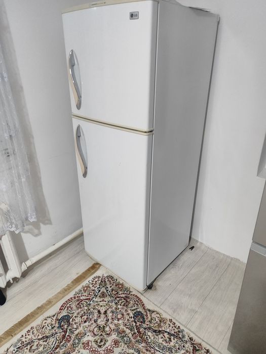 Продам холодильник