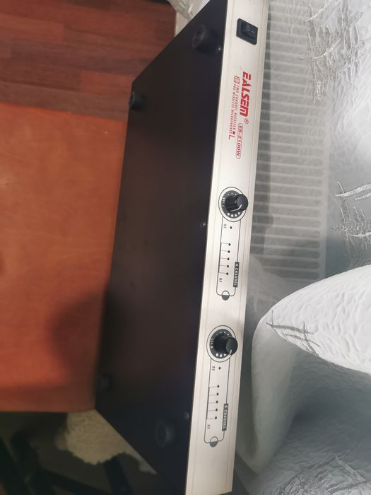 Stație de amplificare cu 2 boxe