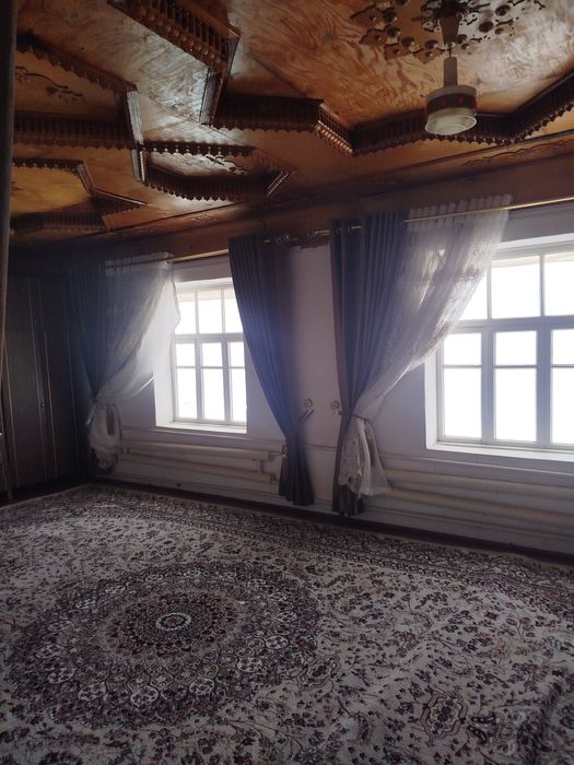 Uy 3 xonali sotiladi 20000$