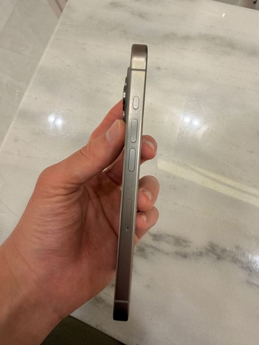 Iphone 15 pro в сером цвете