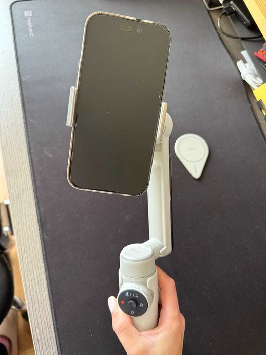 Insta360 Flow Pro + Подарък магнитен държач за телефон