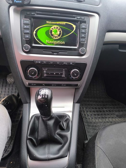 SKODA Octavia 2011 — imagine 2