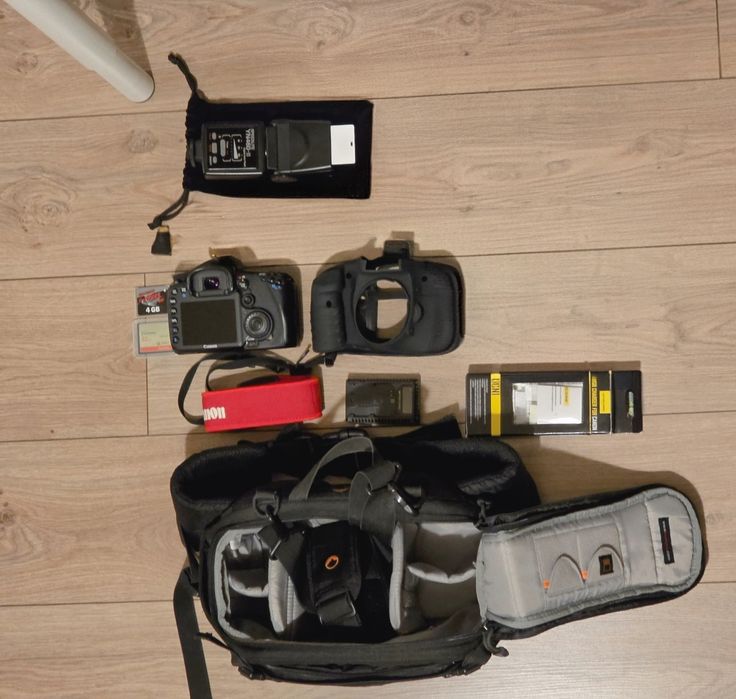 Canon 7D + Canon Speedlite 430EX II + екстри