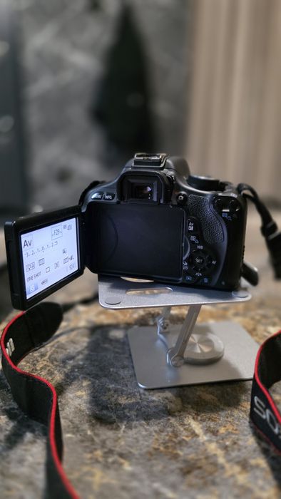 Canon EOS 600D + китовый объектив —