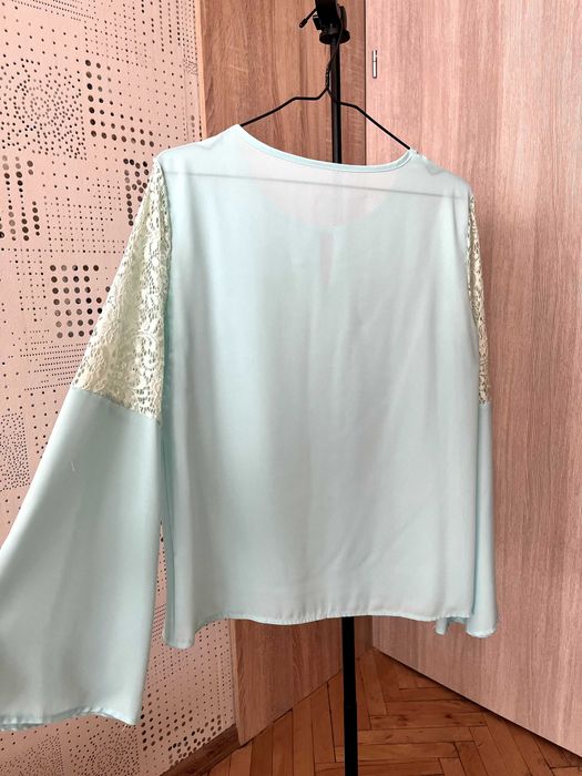 Тюркоазена блуза с бродерия