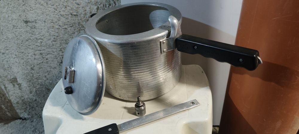 Продавам Тенджера под налягане