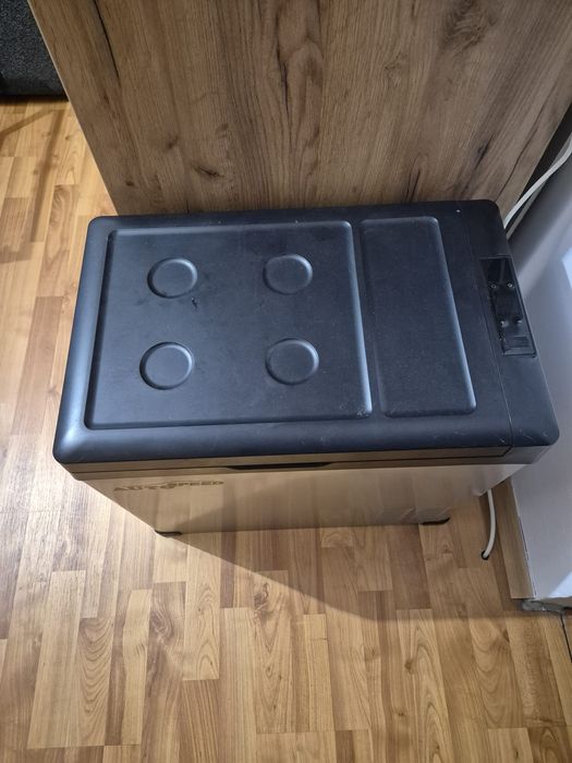 Lada frigorifica auto 50 L cu garanție