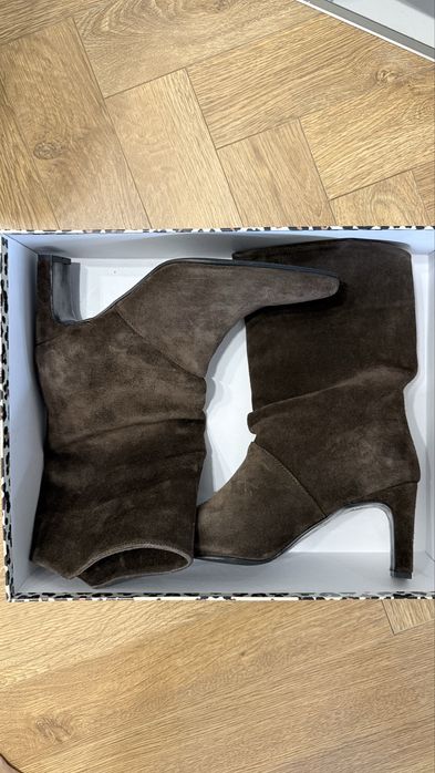 Замшевые ботильоны Safi