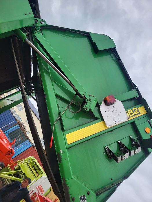 Профессиональный Пресс подборщик John Deere 582