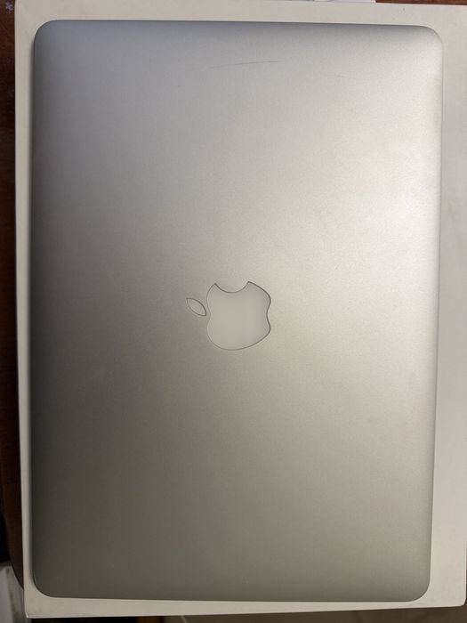 macbook air 2017  13”CORE 15 (1,8GHZ), RAM 8GB, 128GB,HD GRAPHICS 600