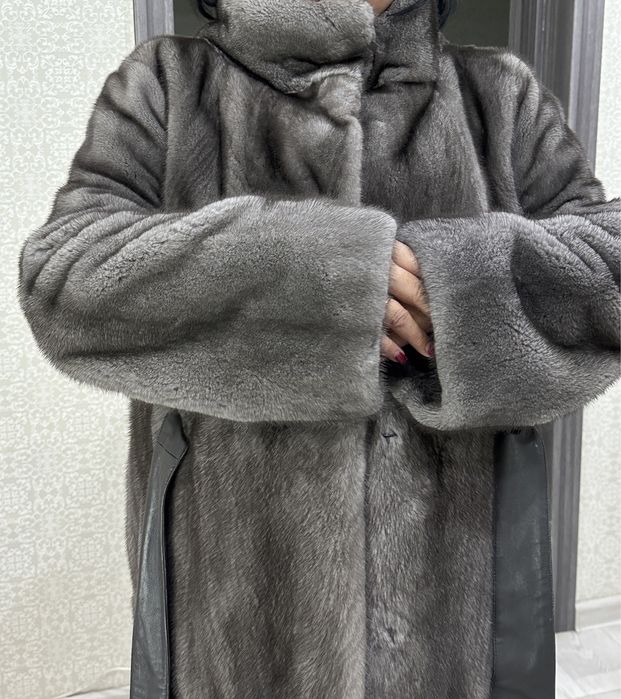 Продам голубую шубу