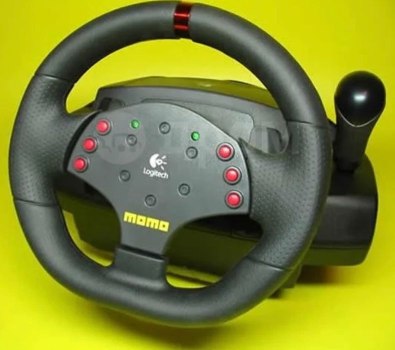 Игровой руль momo
