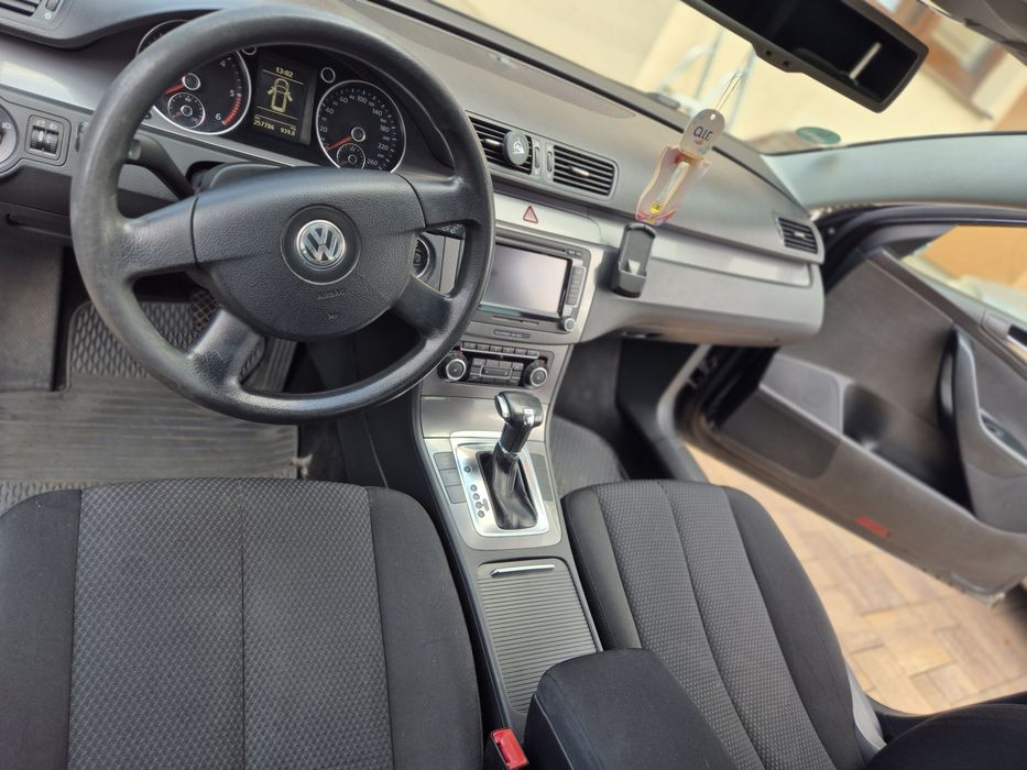 Volkswagen Passat B6 Variant 2.0 TDI 140 CP Automat, 2010