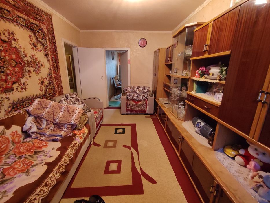 Продается 2-комн (4-10, 2 эт)