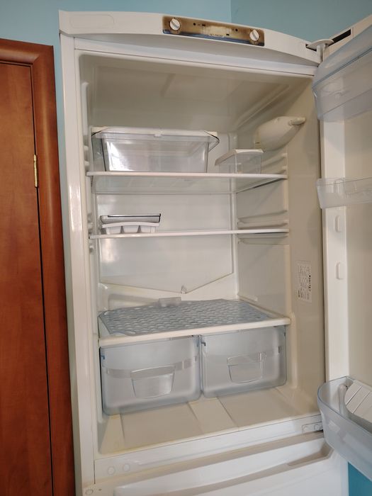 Продам холодильник