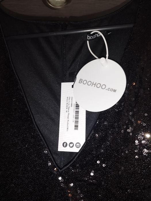 Рокля с пайети Boohoo