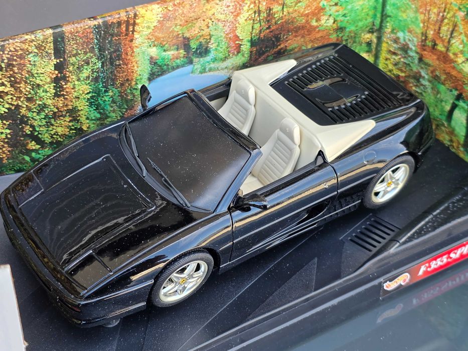 Macheta Auto 1/18 Hotwheels Ferrari F355 Spider 1995