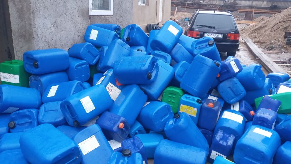 Продажа Пластиковые канистры .