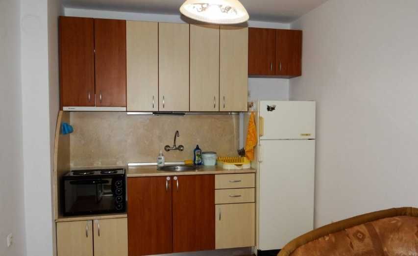 Дава се под наем Едностаен апартамент в Бургас, Възраждане - 48 кв.м за 155 € - Снимка #2