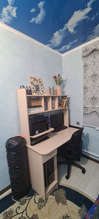 Продам компьютерный стол