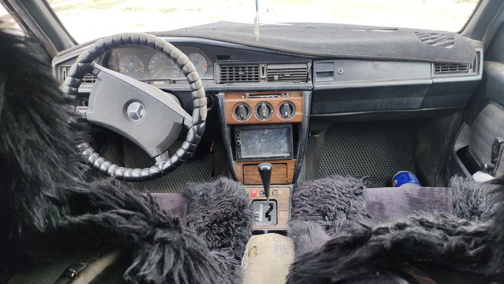 Мерседес 190.гв1990.об3.00