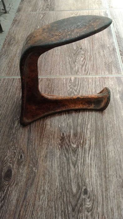 Лапка сапожная  и обувные гвозди.