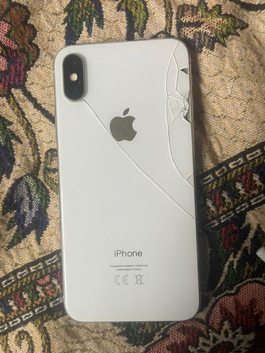 iPhone X продаётся