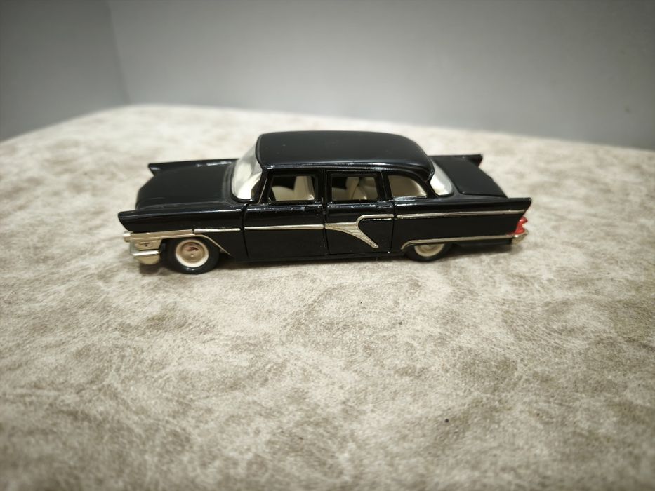 Модель Газ 13 Чайка