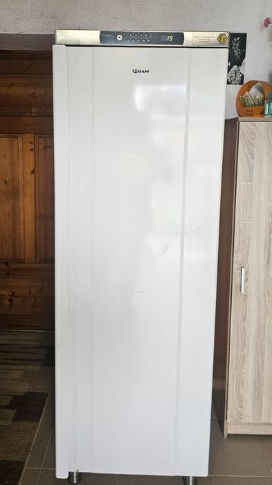 Професионален хладилник GRAM IIRR400 LD G (Произведен в Дания)