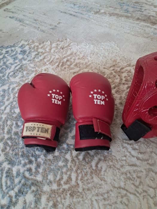 Шлем перчатки спортивные детские