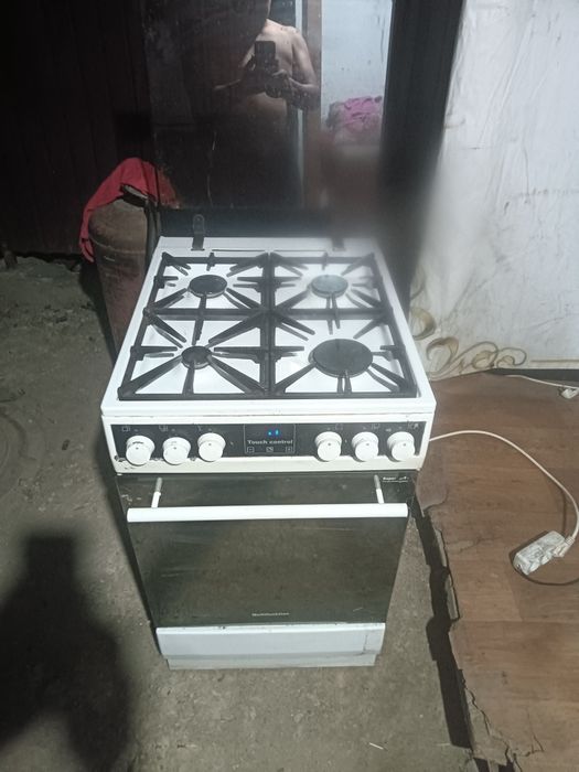 Продам газ плиту Кайзер