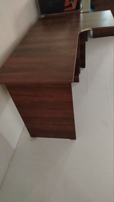 3 та стол офис йо дарс к,илиш учун