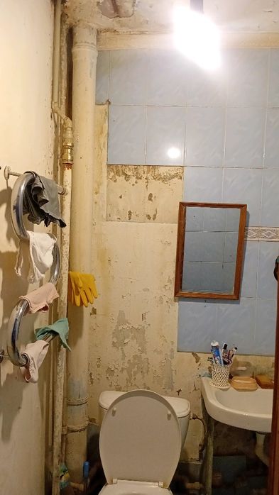 Продам 2х ком.кв.в 7мкр.дом 9