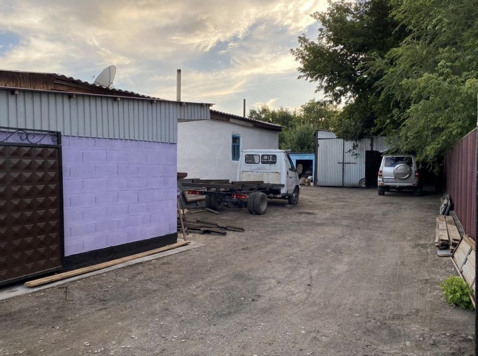 Продам дом  с большим  участком